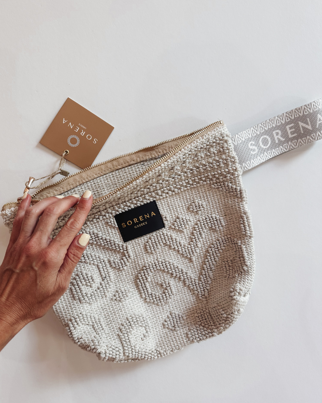 Magda clutch μπεζ