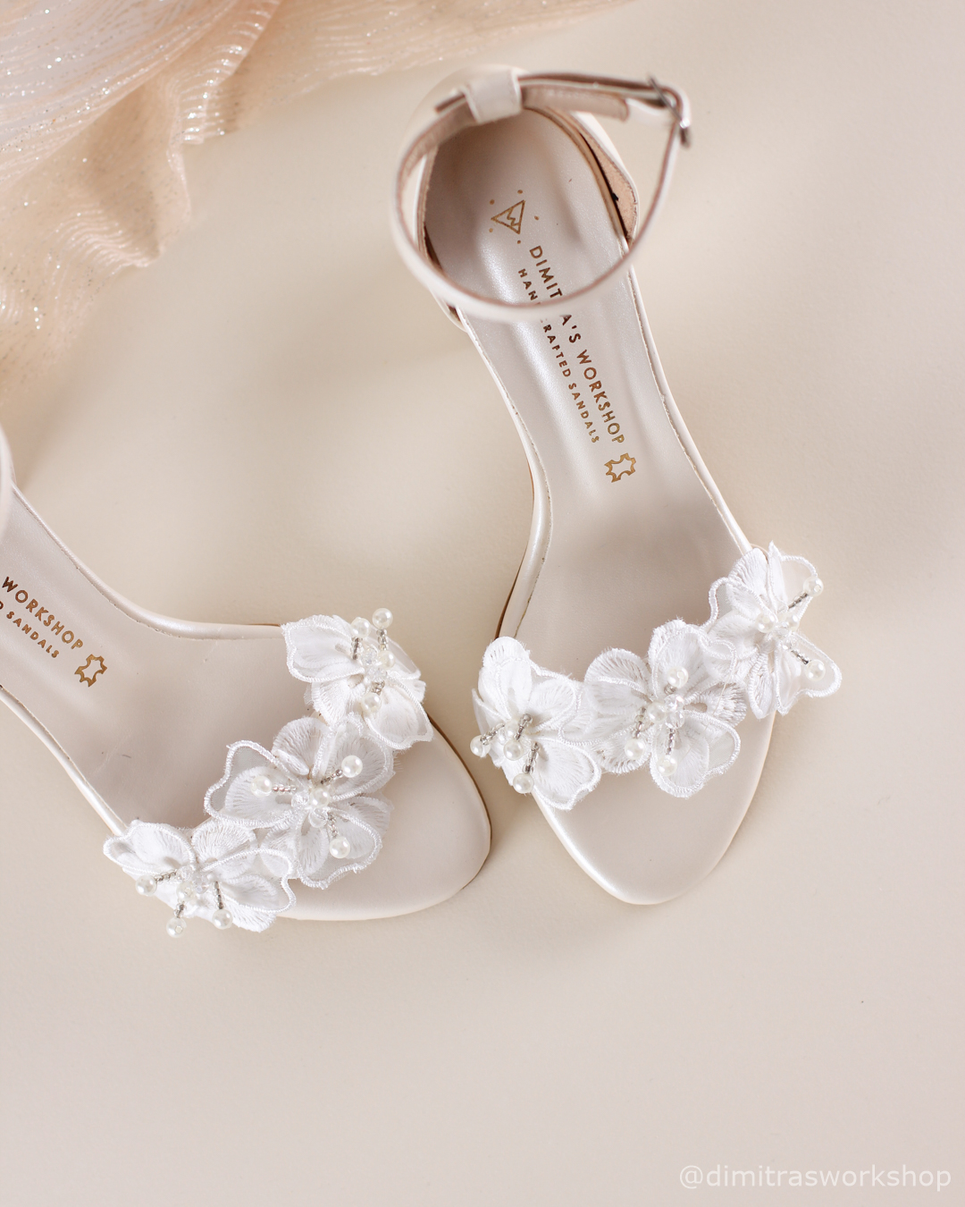 Claudie – Νυφικό Δερμάτινο Πέδιλο Ιβουάρ με Χοντρό Τακούνι και Διακοσμητικά λουλούδια