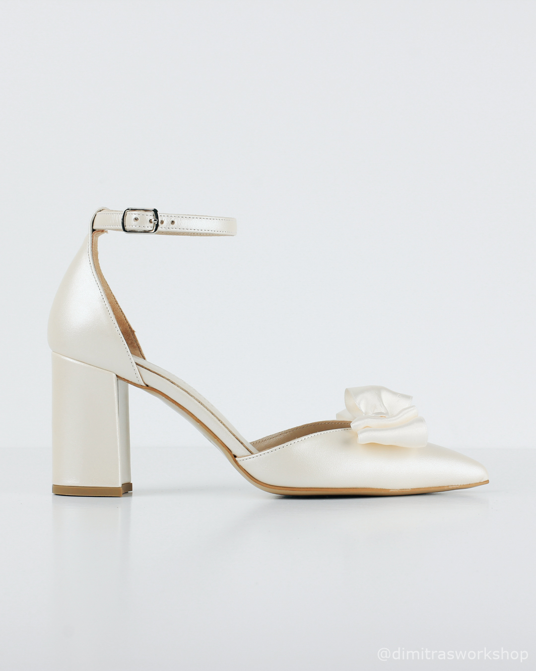 Julietta ivory leather pumps with bow