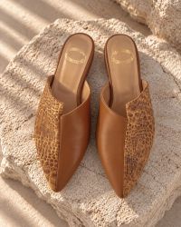 Φωτογραφία από Sylvie δερμάτινα mules καφέ