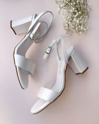 Φωτογραφία από Kallisti λευκά