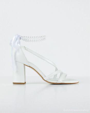 Diana Pearls– Λευκό Δερμάτινο Νυφικό Πέδιλο με Πέρλες (8 εκ.)