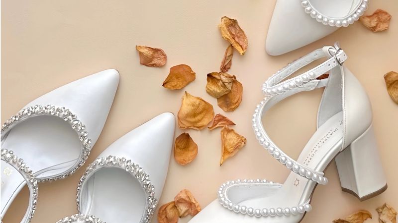 Φωτογραφία από Δοκίμασε τα νυφικά σου παπούτσια από κοντά