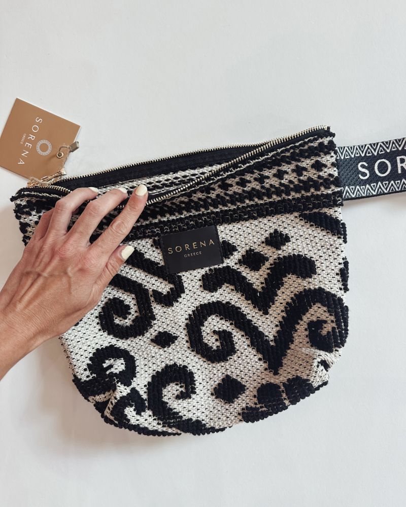 Φωτογραφία από Magda clutch