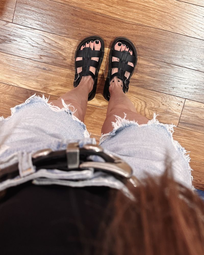 Φωτογραφία από Wander – Black Comfort Leather Sandals with Buckle & Platform Sole