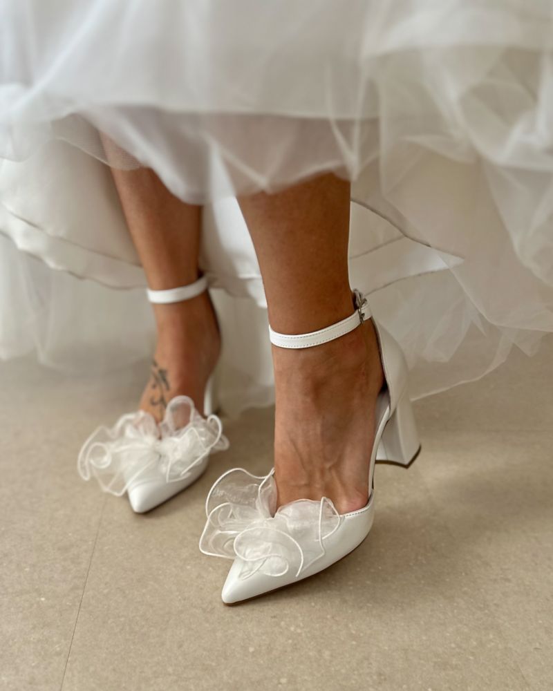 Λευκή Νυφική Γόβα Aura, Δερμάτινη, Μυτερή με λουράκι Φωτογραφία από Λευκή Νυφική Γόβα Aura, Δερμάτινη, Μυτερή με λουράκι